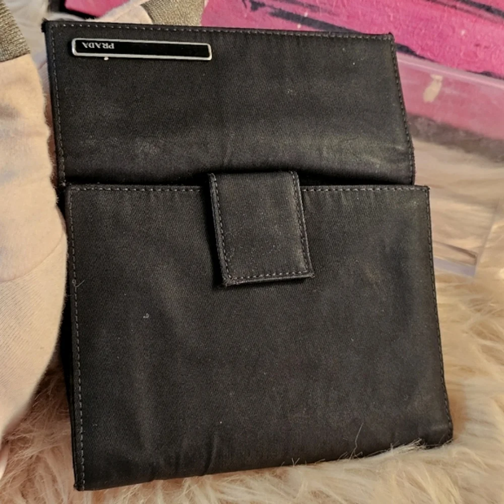🖤 Prada Bi-Fold Nylon Wallet –Men's / Unisex Italian Craftsmanship 🖤
